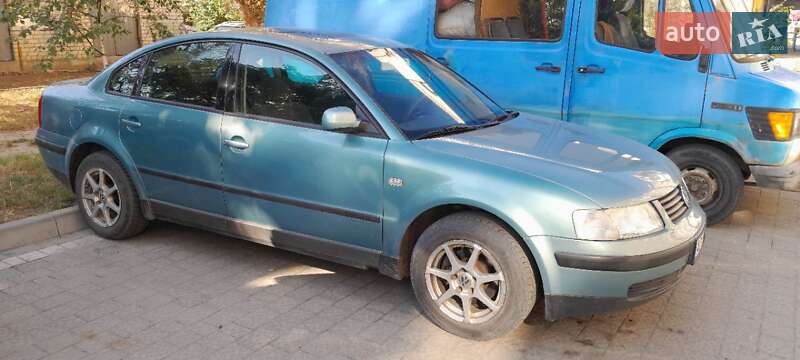 Седан Volkswagen Passat 2000 в Ковеле