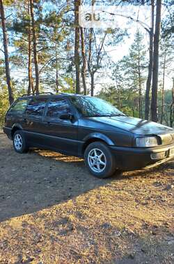 Універсал Volkswagen Passat 1990 в Коростишеві