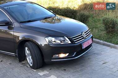 Универсал Volkswagen Passat 2012 в Луцке