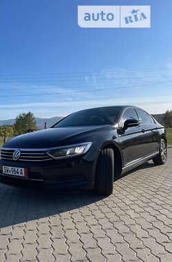 Седан Volkswagen Passat 2015 в Сваляве