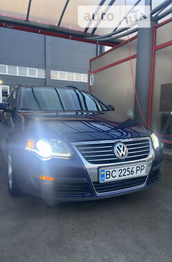 Універсал Volkswagen Passat 2010 в Львові