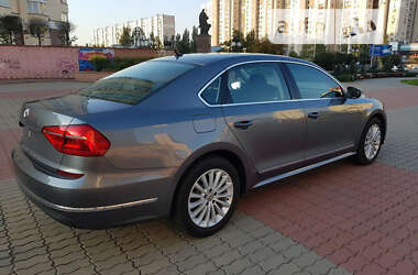 Седан Volkswagen Passat 2016 в Киеве