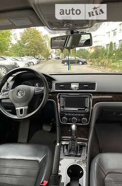 Седан Volkswagen Passat 2015 в Києві