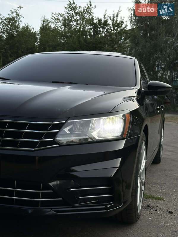 Седан Volkswagen Passat 2017 в Харькове