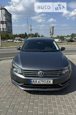 Седан Volkswagen Passat 2014 в Киеве