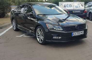 Седан Volkswagen Passat 2016 в Києві