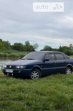 Седан Volkswagen Passat 1996 в Львове