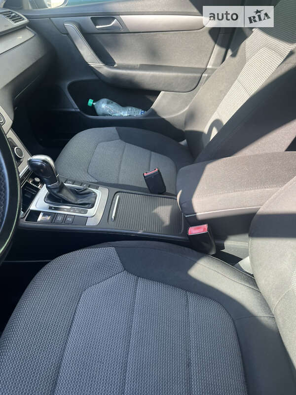 Универсал Volkswagen Passat 2011 в Самборе