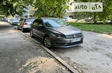 Седан Volkswagen Passat 2012 в Львове