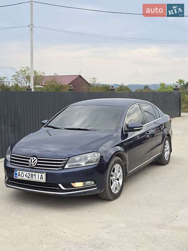 Седан Volkswagen Passat 2011 в Тячеві
