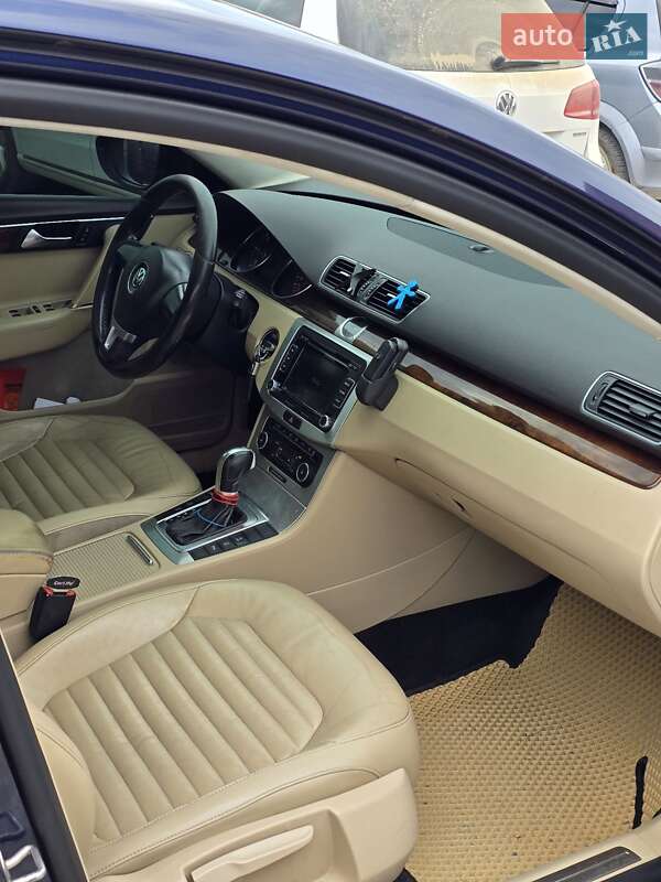 Седан Volkswagen Passat 2011 в Тячеві