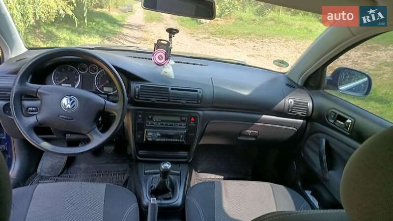 Седан Volkswagen Passat 2001 в Східниці