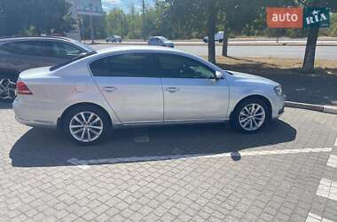 Седан Volkswagen Passat 2013 в Запоріжжі