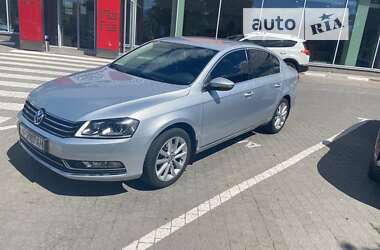 Седан Volkswagen Passat 2013 в Запоріжжі