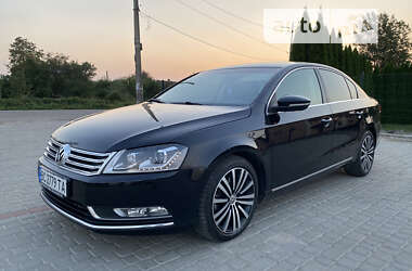 Седан Volkswagen Passat 2014 в Самборі