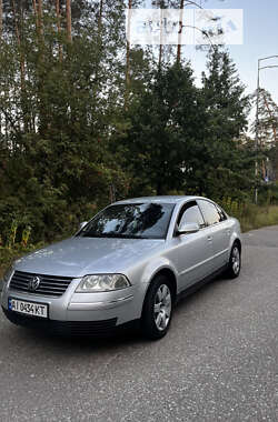 Седан Volkswagen Passat 2004 в Киеве