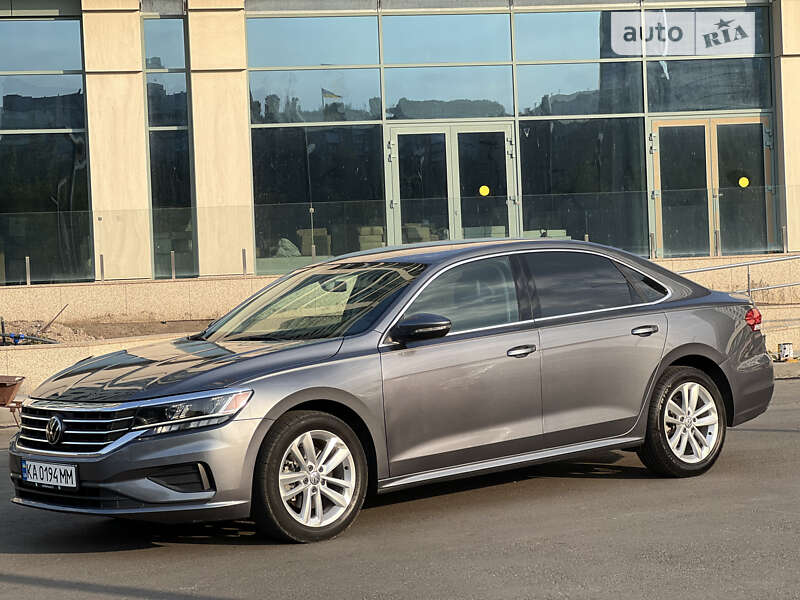 Седан Volkswagen Passat 2020 в Днепре