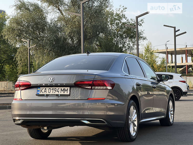 Седан Volkswagen Passat 2020 в Днепре