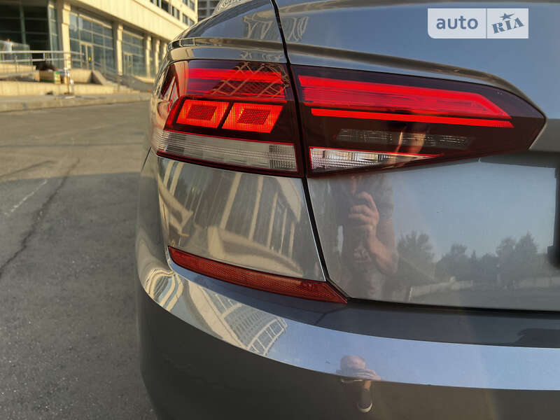Седан Volkswagen Passat 2020 в Днепре