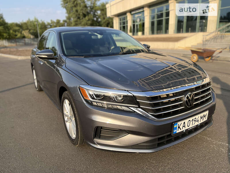 Седан Volkswagen Passat 2020 в Днепре