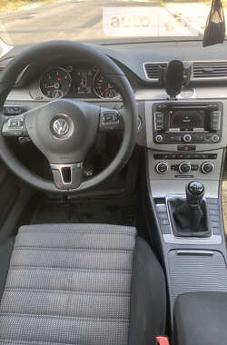 Универсал Volkswagen Passat 2013 в Харькове