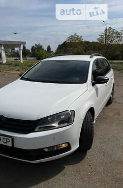 Универсал Volkswagen Passat 2012 в Кропивницком