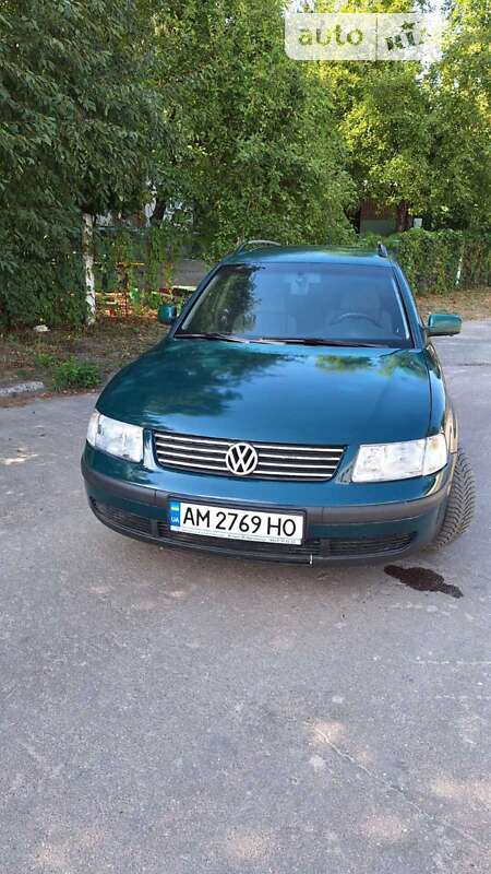 Універсал Volkswagen Passat 1999 в Житомирі