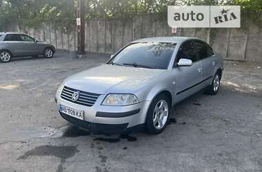 Седан Volkswagen Passat 2003 в Виннице