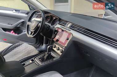 Универсал Volkswagen Passat 2016 в Хмельницком