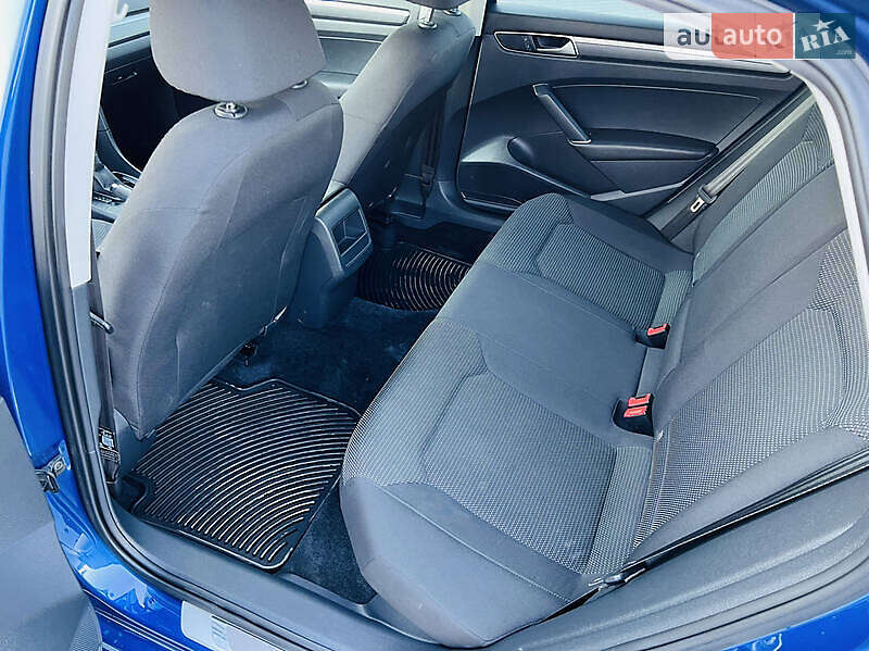 Седан Volkswagen Passat 2016 в Кам'янському