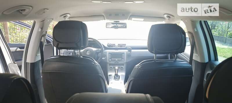 Універсал Volkswagen Passat 2012 в Львові