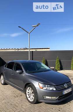 Седан Volkswagen Passat 2013 в Івано-Франківську