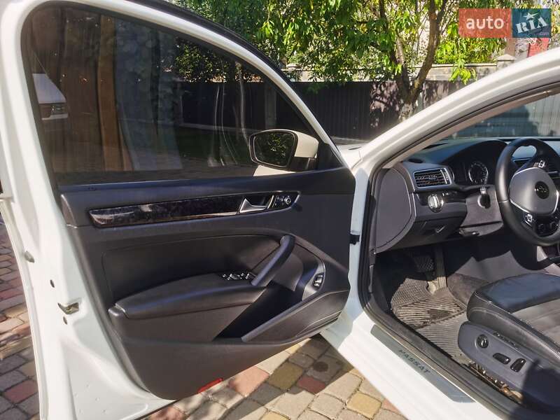 Седан Volkswagen Passat 2013 в Калуші