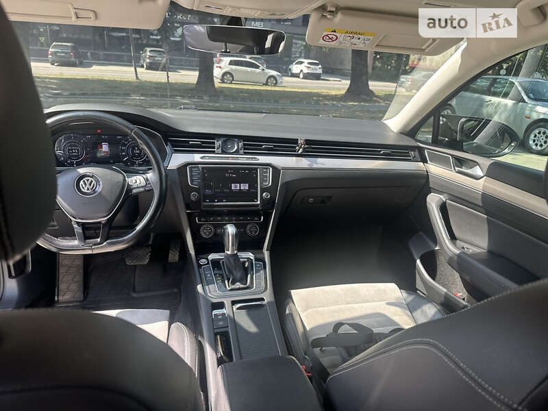 Универсал Volkswagen Passat 2016 в Ужгороде