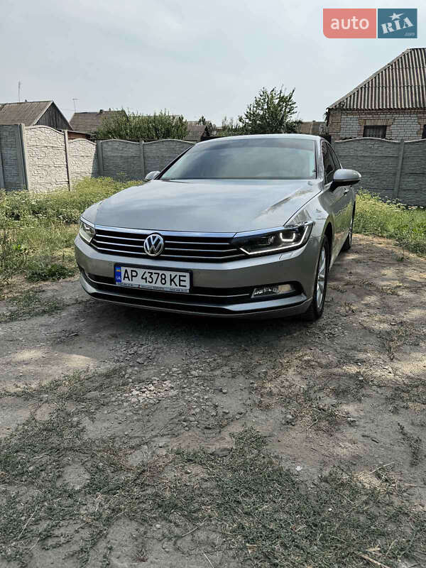 Седан Volkswagen Passat 2015 в Запоріжжі