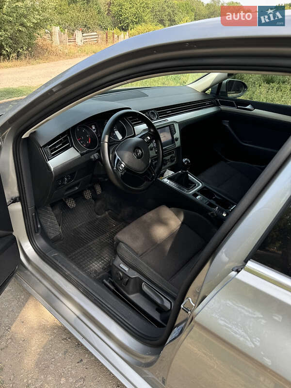 Седан Volkswagen Passat 2015 в Запоріжжі