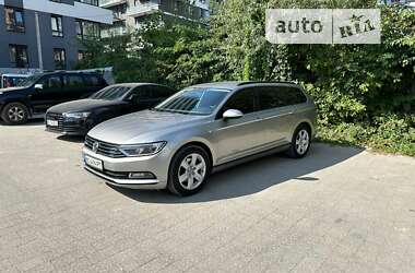 Универсал Volkswagen Passat 2015 в Львове