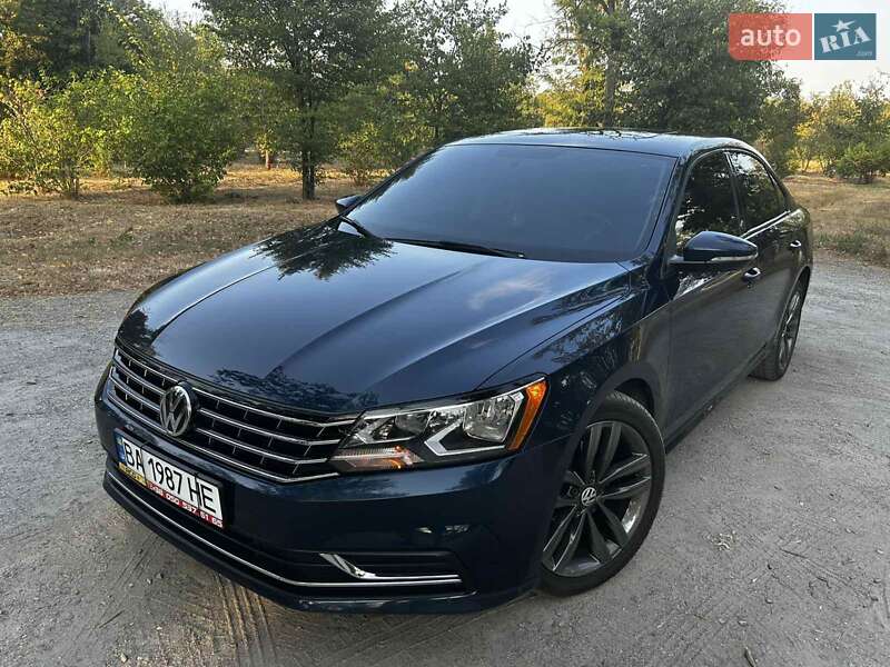 Седан Volkswagen Passat 2018 в Кропивницком