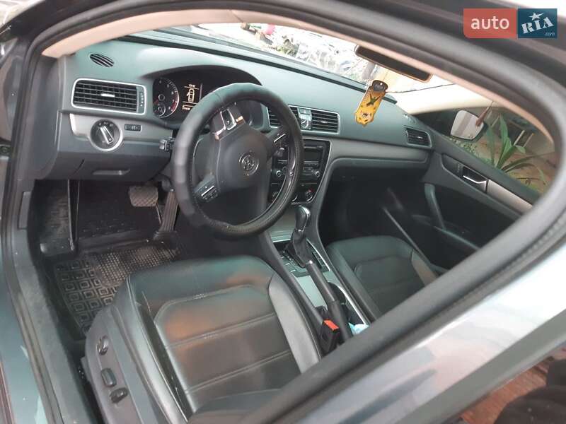 Седан Volkswagen Passat 2013 в Кривом Роге