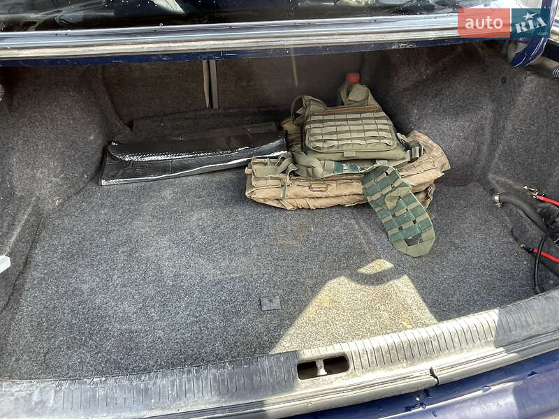 Седан Volkswagen Passat 1996 в Харькове