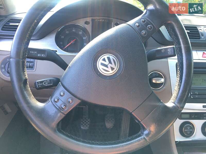 Универсал Volkswagen Passat 2006 в Хусте