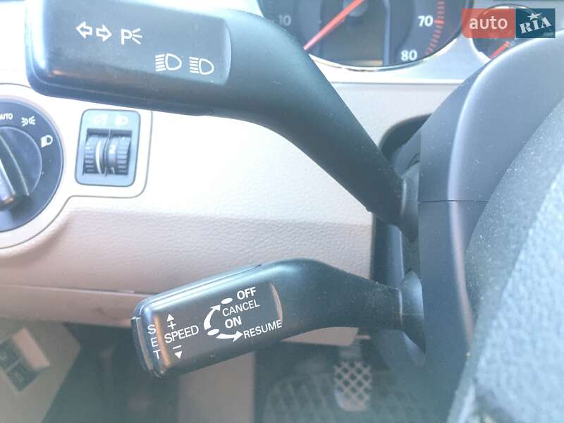 Универсал Volkswagen Passat 2006 в Хусте