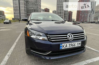 Седан Volkswagen Passat 2012 в Києві