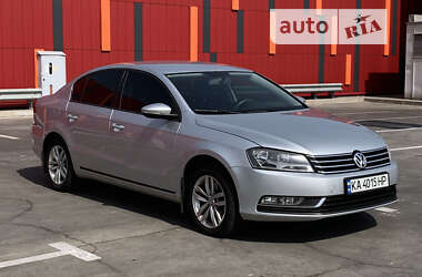 Седан Volkswagen Passat 2011 в Киеве