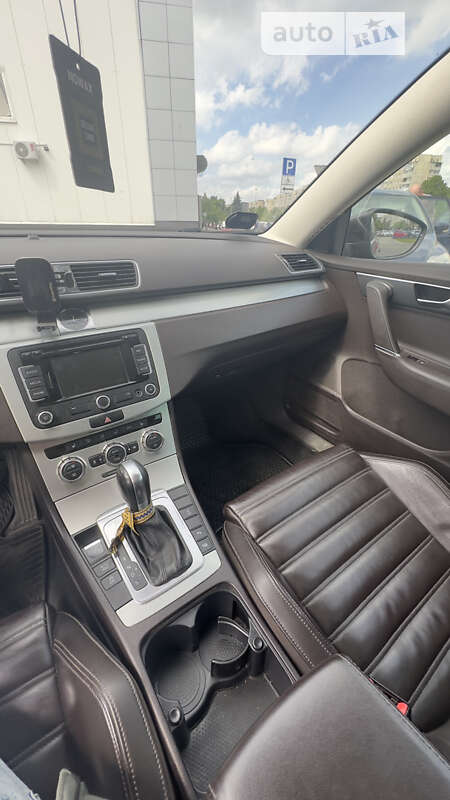 Універсал Volkswagen Passat 2013 в Львові
