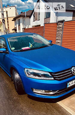 Седан Volkswagen Passat 2011 в Киеве