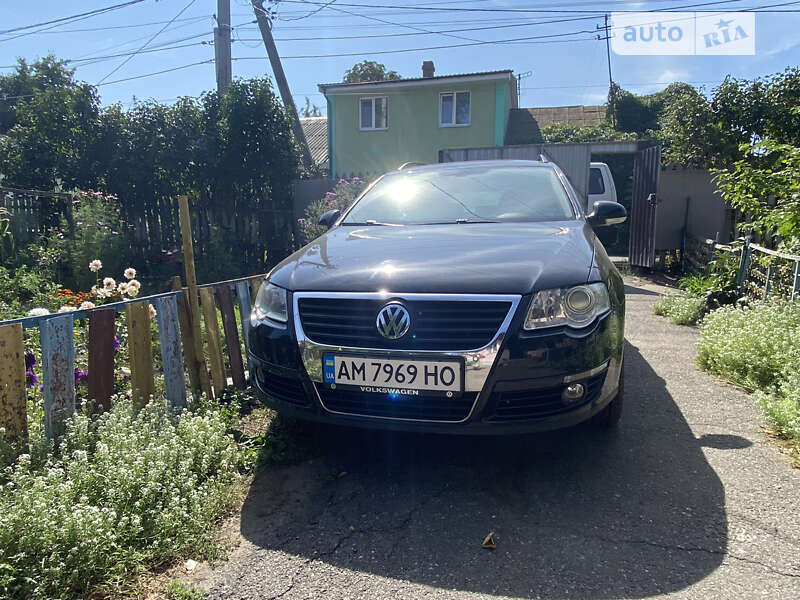 Універсал Volkswagen Passat 2006 в Житомирі