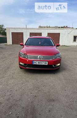 Універсал Volkswagen Passat 2013 в Гребінці