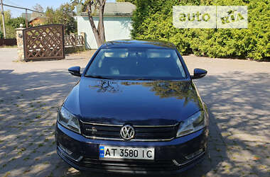 Седан Volkswagen Passat 2012 в Івано-Франківську