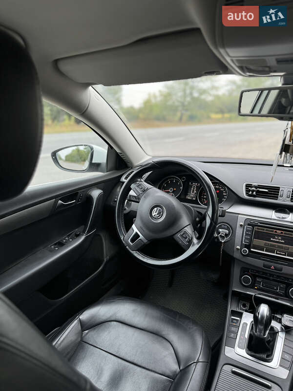 Універсал Volkswagen Passat 2011 в Вінниці